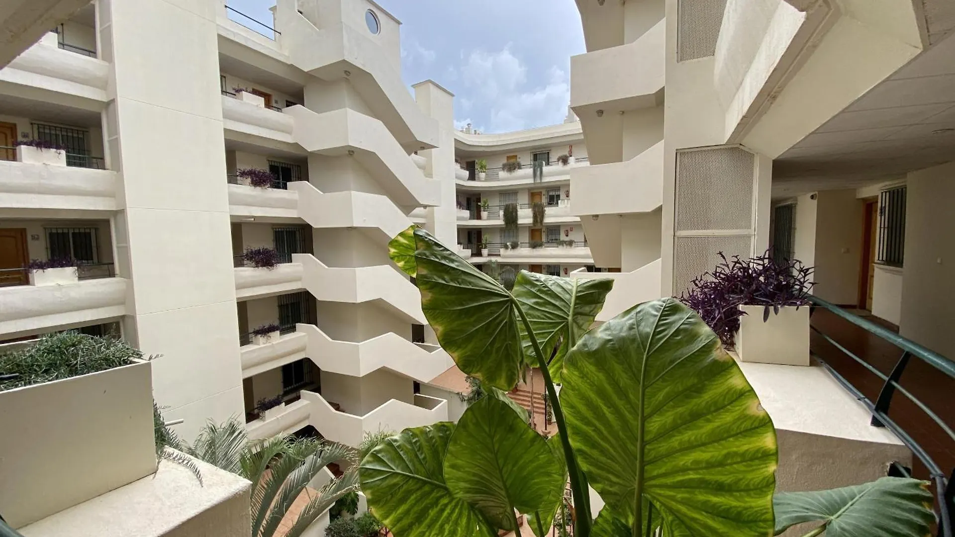 شقة Peace Views And Terrace In ماربيا