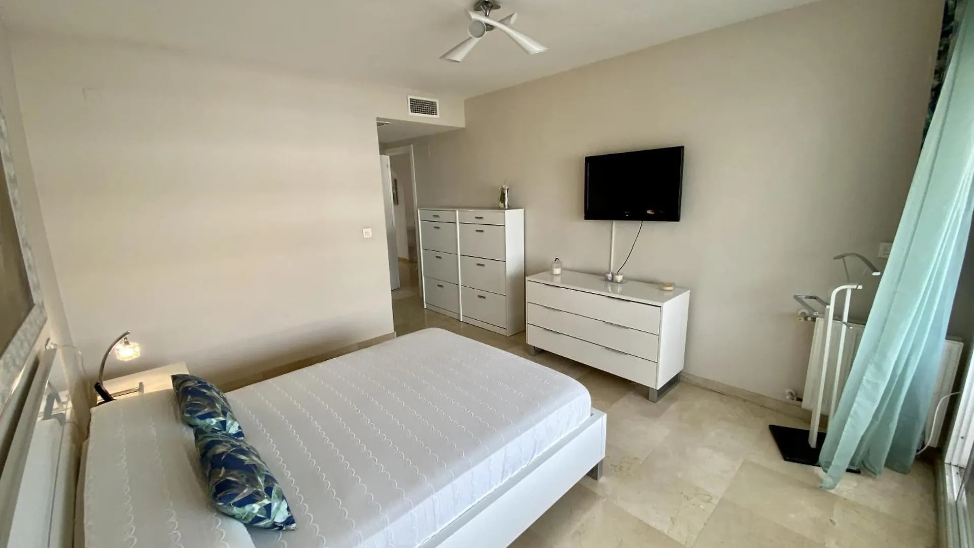 شقة Peace Views And Terrace In ماربيا