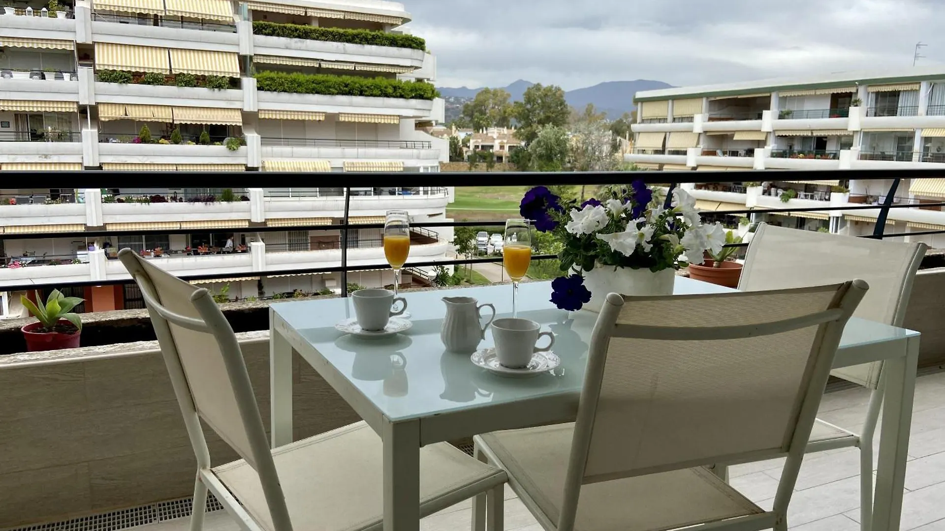 شقة Peace Views And Terrace In ماربيا