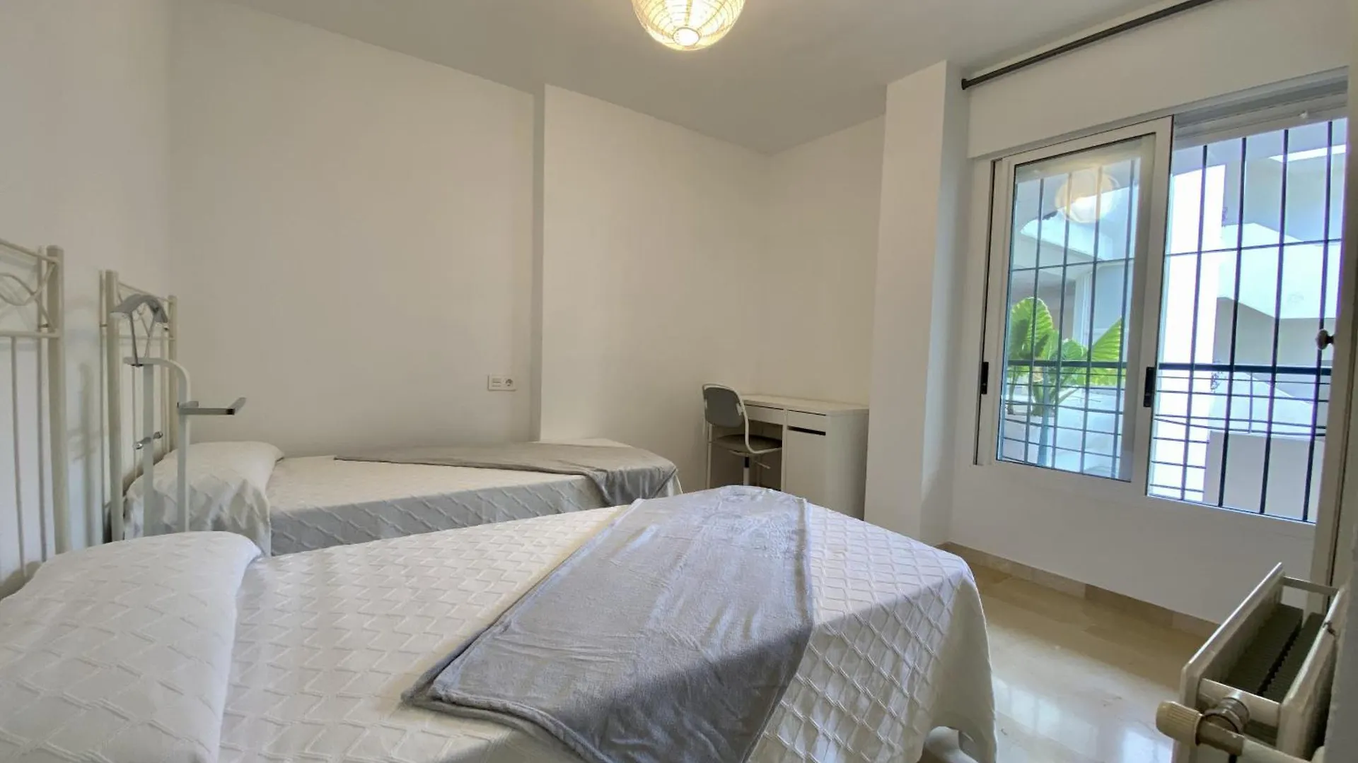 شقة Peace Views And Terrace In ماربيا 0*,
